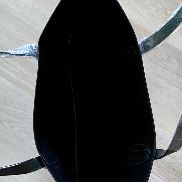 DESIGNED BY VICTORIA’S SECRET!!!! NWT TOTE PURSE - Picture 6 of 6